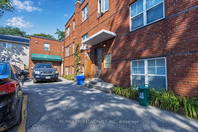 37-37a Dominion Rd, House detached with 0 bedrooms, 9 bathrooms and 11 parking in Toronto ON | Image 37
