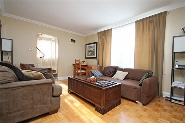 118 Elliott St, House detached with 3 bedrooms, 2 bathrooms and 4 parking in Brampton ON | Image 4