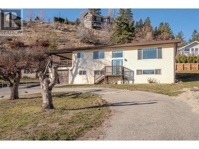14415 Latimer Avenue, House detached with 5 bedrooms, 2 bathrooms and 1 parking in Summerland BC | Image 1