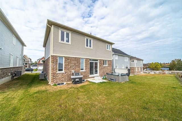 33 Veteran's Rd, House detached with 3 bedrooms, 3 bathrooms and 6 parking in Otonabee South Monaghan ON | Image 33
