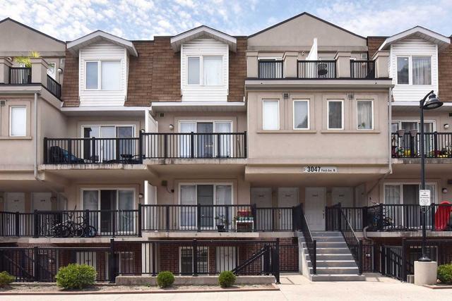 2061 - 3047 Finch West Ave, Townhouse with 2 bedrooms, 2 bathrooms and 1 parking in Toronto ON | Image 1