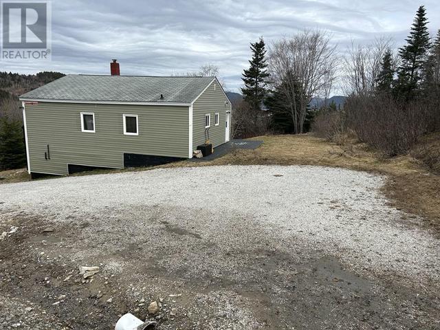 21 Gilbert Street, House detached with 3 bedrooms, 1 bathrooms and null parking in Corner Brook NL | Image 2
