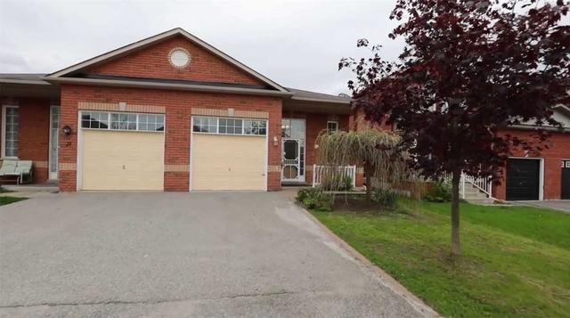 23 Peter St, House semidetached with 3 bedrooms, 1 bathrooms and 3 parking in Barrie ON | Image 1