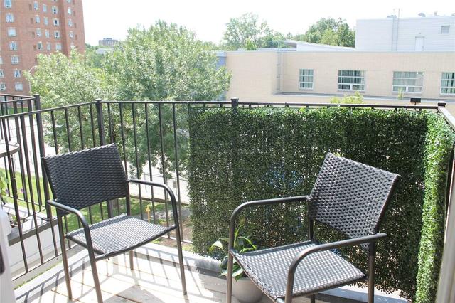 301 - 74 Sidney Belsey Cres, Townhouse with 3 bedrooms, 2 bathrooms and 1 parking in Toronto ON | Image 8