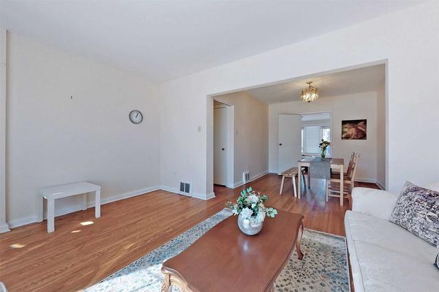 124 Homewood Ave, House detached with 4 bedrooms, 3 bathrooms and 4 parking in Toronto ON | Image 2