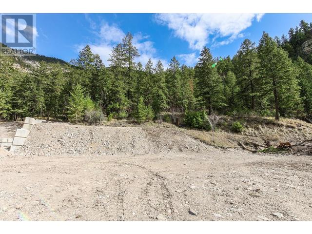852 First Avenue, House detached with 1 bedrooms, 1 bathrooms and 2 parking in Okanagan Similkameen G BC | Image 4