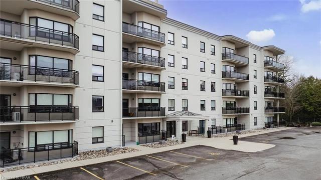 104 - 160 Romeo Street S, House attached with 2 bedrooms, 2 bathrooms and 1 parking in Stratford ON | Image 1