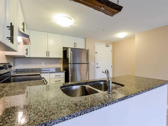 403 - 45 Kingsbury Sq, Condo with 2 bedrooms, 1 bathrooms and 1 parking in Guelph ON | Image 10