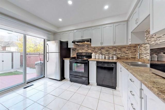 195 Fernforest Dr, House semidetached with 3 bedrooms, 4 bathrooms and 5 parking in Brampton ON | Image 4