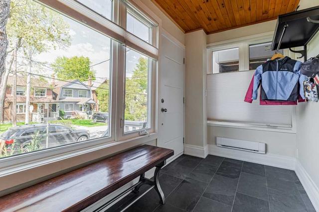 129 Maplewood Ave, House semidetached with 3 bedrooms, 2 bathrooms and 1 parking in Toronto ON | Image 5