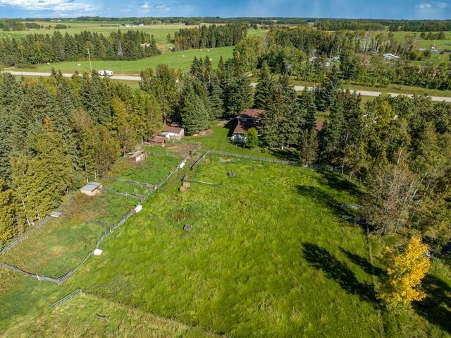 384040 22 Highway, House detached with 5 bedrooms, 2 bathrooms and 3 parking in Clearwater County AB | Image 34