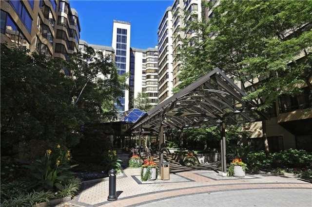 906A - 280 Simcoe St, Condo with 2 bedrooms, 2 bathrooms and 1 parking in Toronto ON | Image 3
