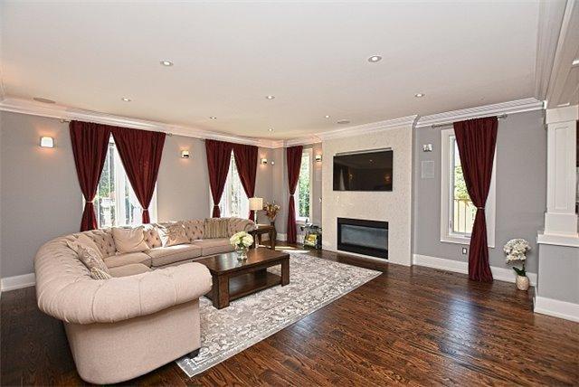 425 Rebecca St, House detached with 4 bedrooms, 5 bathrooms and 9 parking in Oakville ON | Image 4