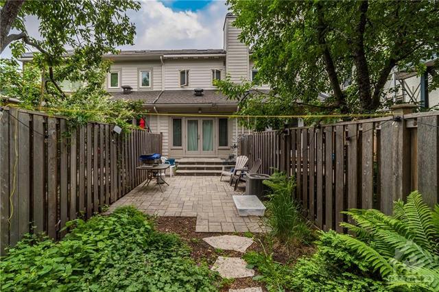 236 Daly Avenue, Townhouse with 3 bedrooms, 2 bathrooms and 3 parking in Ottawa ON | Image 15