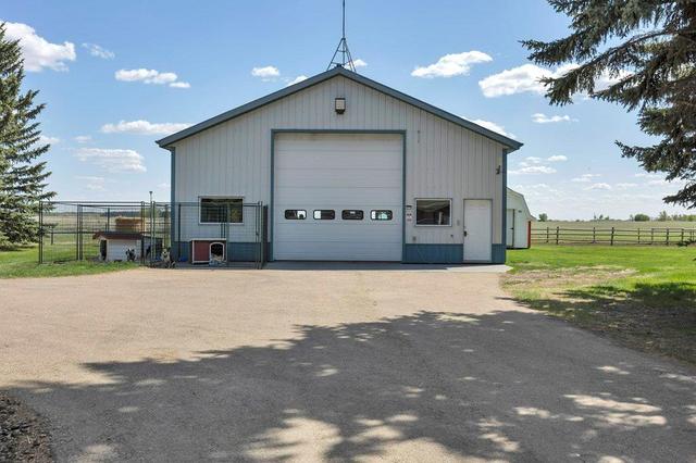 233027 Hwy 613, House detached with 4 bedrooms, 4 bathrooms and null parking in Wetaskiwin County No. 10 AB | Image 20