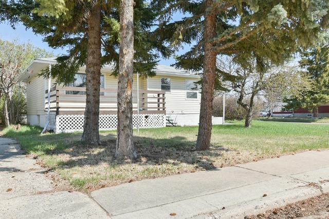 114 7th Avenue, House detached with 3 bedrooms, 2 bathrooms and 2 parking in Hanna AB | Image 3