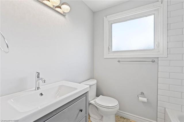 252 Scott St, Home with 2 bedrooms, 3 bathrooms and 4 parking in St. Catharines ON | Image 10