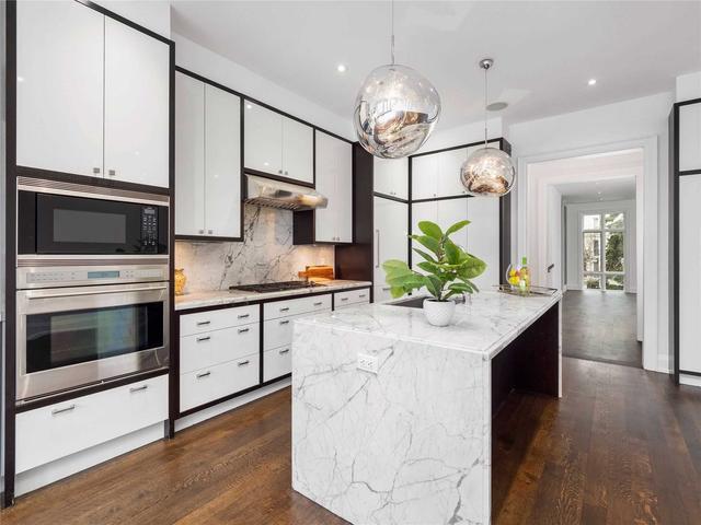 110 Heath St W, House semidetached with 3 bedrooms, 5 bathrooms and 2 parking in Toronto ON | Image 31