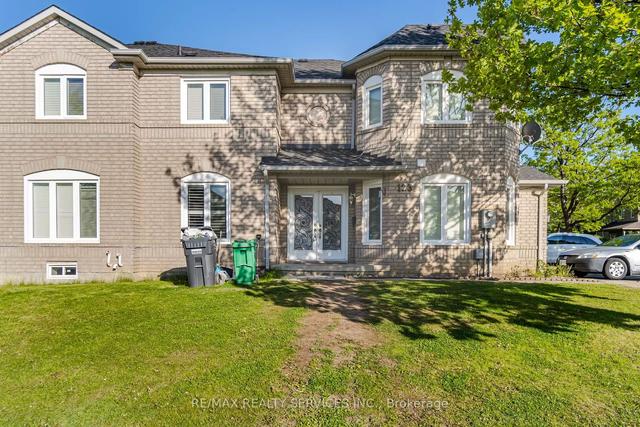 123 Oatfield Rd S, House semidetached with 4 bedrooms, 3 bathrooms and 4 parking in Brampton ON | Image 12