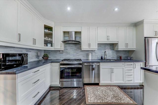 624 Dolly Bird Lane, House semidetached with 3 bedrooms, 4 bathrooms and 3 parking in Mississauga ON | Image 3