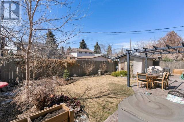 135 Lake Adams Crescent Se, House detached with 4 bedrooms, 3 bathrooms and 4 parking in Calgary AB | Image 39