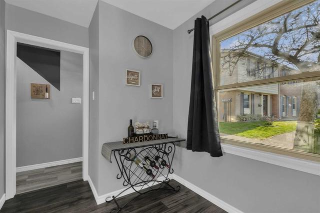 h - 56 Montcalm Dr, Townhouse with 3 bedrooms, 2 bathrooms and 1 parking in Kitchener ON | Image 21