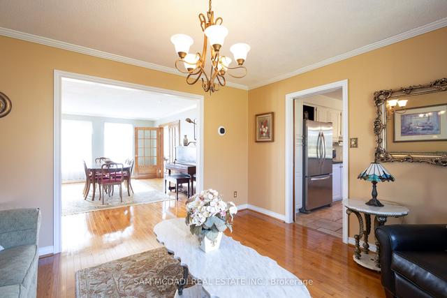 8 Huttonville Dr, House detached with 4 bedrooms, 3 bathrooms and 12 parking in Brampton ON | Image 7
