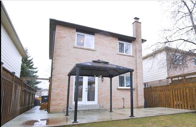 92 Martindale Cres, House detached with 3 bedrooms, 3 bathrooms and 5 parking in Brampton ON | Image 13