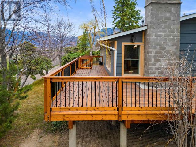 715 Lowe Drive, House detached with 3 bedrooms, 3 bathrooms and 1 parking in Okanagan Similkameen B BC | Image 3