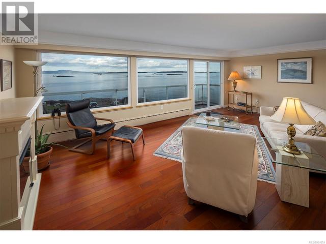 302 - 1270 Beach Dr, Condo with 2 bedrooms, 1 bathrooms and null parking in Oak Bay BC | Image 4