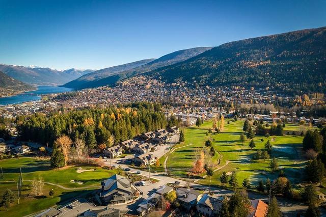 202 - 2000 Choquette Avenue, House attached with 3 bedrooms, 2 bathrooms and 2 parking in Nelson BC | Image 2