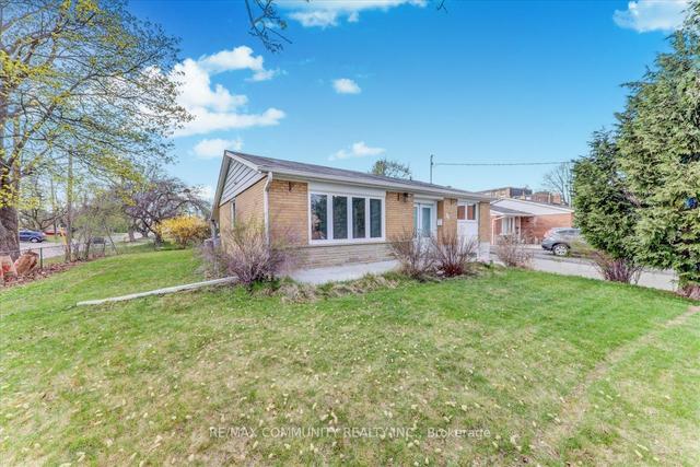 28 Hadrina St, House detached with 3 bedrooms, 2 bathrooms and 7 parking in Brampton ON | Image 27