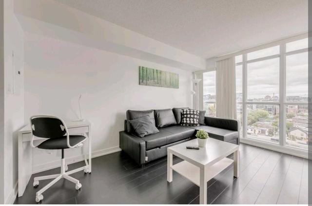 1216 - 15 Iceboat Terr, Condo with 1 bedrooms, 1 bathrooms and 1 parking in Toronto ON | Image 18