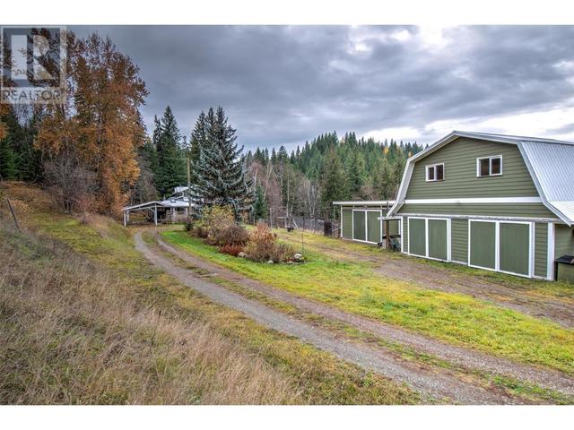 538 North Fork Road, House detached with 5 bedrooms, 4 bathrooms and 15 parking in North Okanagan E BC | Image 2