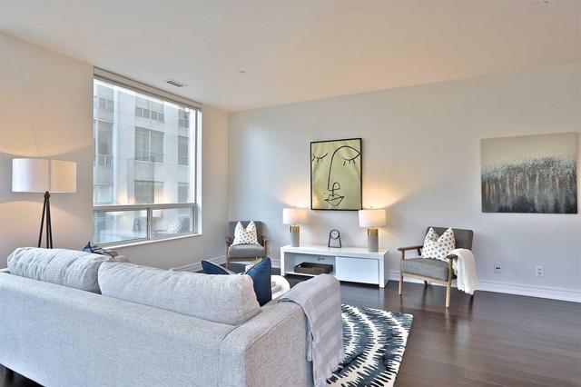 302 - 980 Yonge St, Condo with 2 bedrooms, 2 bathrooms and 1 parking in Toronto ON | Image 3