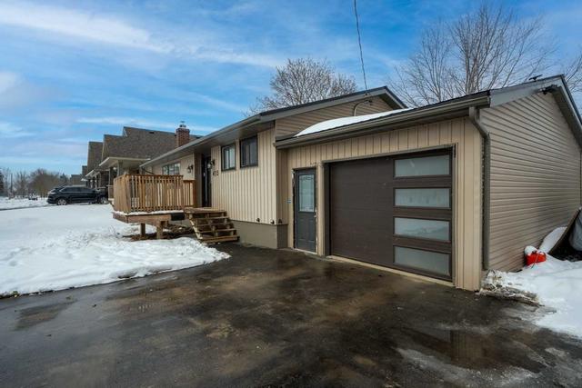 "a" - 475 Wellington St E, House detached with 3 bedrooms, 2 bathrooms and 3 parking in Wellington North ON | Image 11