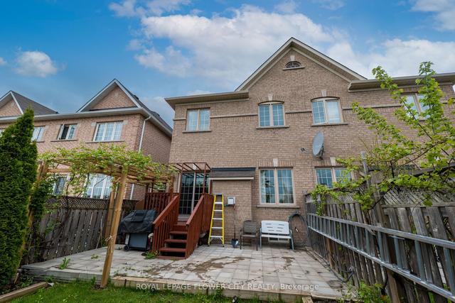 56 Versailles Cres, House semidetached with 4 bedrooms, 4 bathrooms and 4 parking in Brampton ON | Image 30
