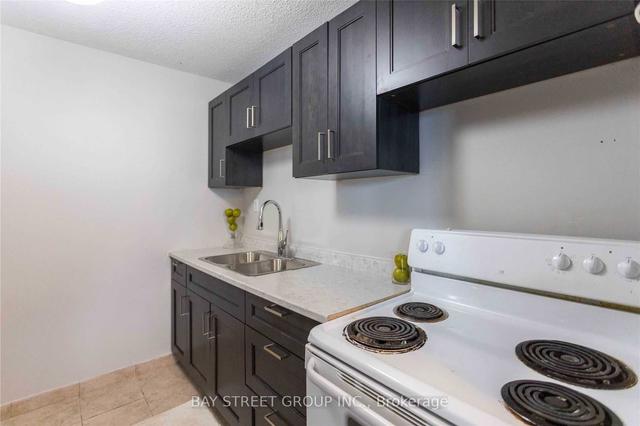 601 - 1950 Kennedy Rd, Condo with 3 bedrooms, 1 bathrooms and 1 parking in Toronto ON | Image 4