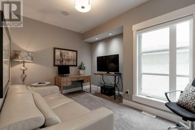 617 16 Street Nw, House detached with 4 bedrooms, 3 bathrooms and 2 parking in Calgary AB | Image 29