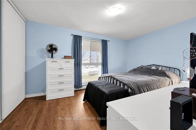 116 - 350 Quigley Rd, Townhouse with 3 bedrooms, 1 bathrooms and 1 parking in Hamilton ON | Image 8