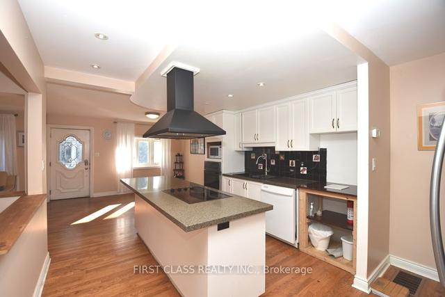 180 Cocksfield Ave, House detached with 3 bedrooms, 2 bathrooms and 8 parking in Toronto ON | Image 5