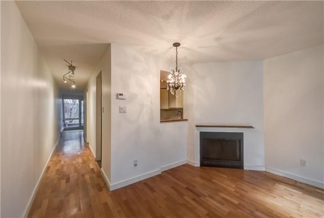596a Wellington St, Townhouse with 1 bedrooms, 1 bathrooms and 1 parking in Toronto ON | Image 9