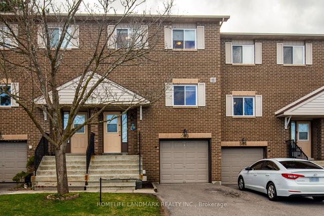 546 Jack Giles Circ, Townhouse with 3 bedrooms, 2 bathrooms and 2 parking in Newmarket ON | Image 1