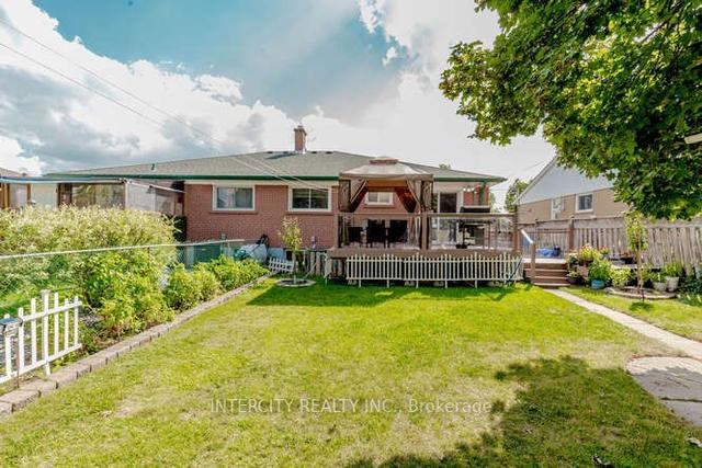 67 Raylawn Cres, House semidetached with 3 bedrooms, 3 bathrooms and 3 parking in Halton Hills ON | Image 32