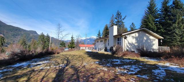 1630 Duthie Street, House detached with 3 bedrooms, 2 bathrooms and 9 parking in Kaslo BC | Image 32