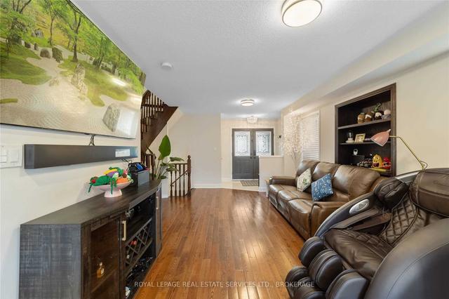 1523 Pinecliff Rd, House semidetached with 3 bedrooms, 3 bathrooms and 2 parking in Oakville ON | Image 39