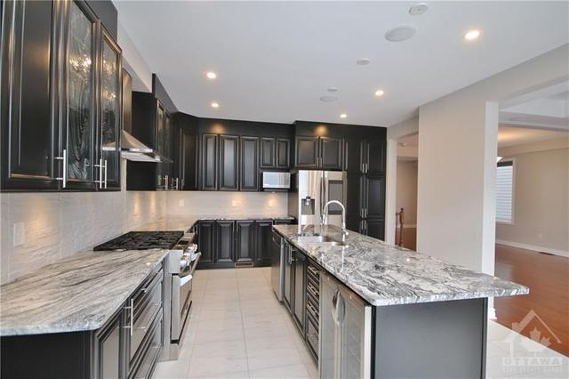 23 Clonfadda Terrace, House detached with 3 bedrooms, 4 bathrooms and 4 parking in Ottawa ON | Image 12