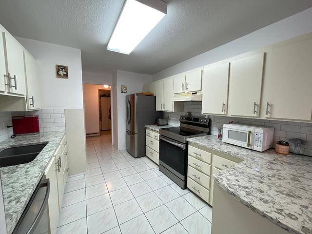 309 - 187 Warren Avenue, Condo with 2 bedrooms, 2 bathrooms and 1 parking in Penticton BC | Image 7