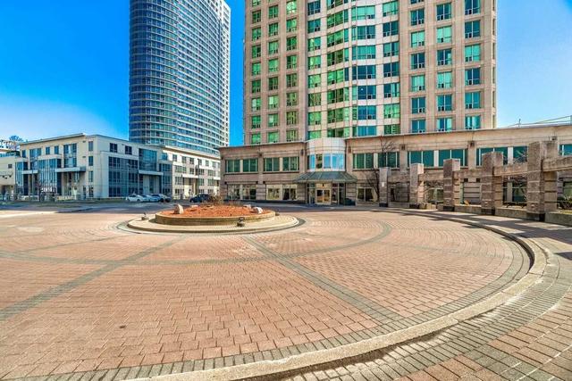 711 - 8 Lee Centre Dr, Condo with 2 bedrooms, 2 bathrooms and 1 parking in Toronto ON | Image 23