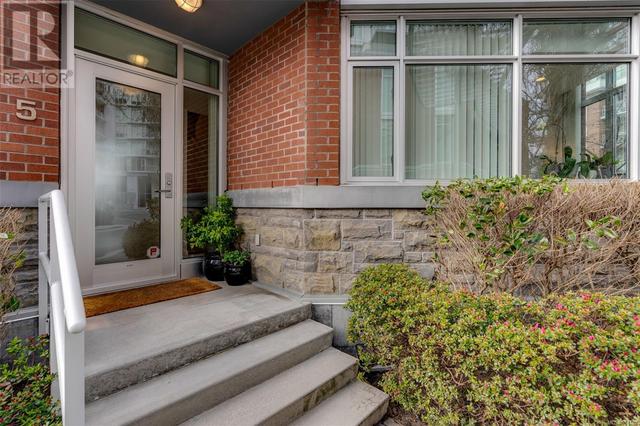 th - 5 100 Saghalie Rd, House attached with 2 bedrooms, 3 bathrooms and 2 parking in Victoria BC | Image 4